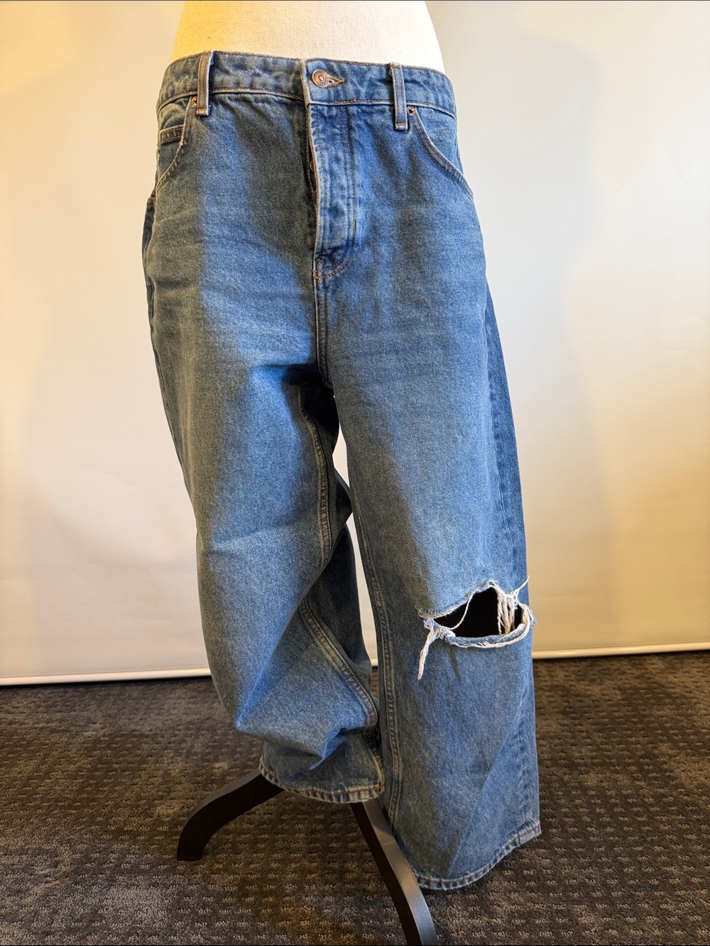 We The Free Women's Blue Relaxed Distressed Jeans - Picture 1 of 6
